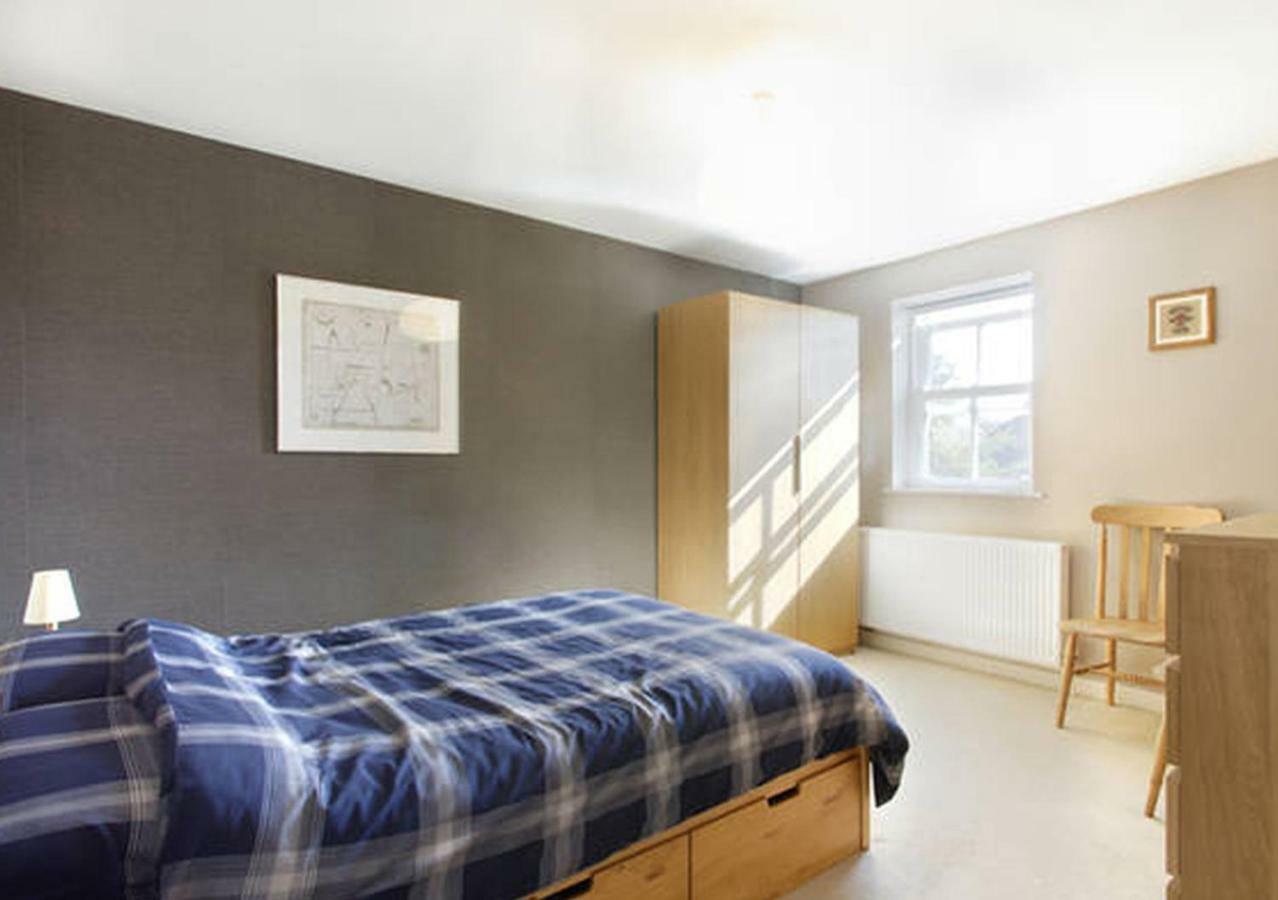 D&E Homestay Уолингфорд Екстериор снимка